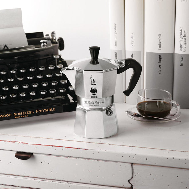 BIALETTI - Moka Express: Iconic Stovetop Espresso Maker, Makes Real Italian Coffee, Moka Pot 12 Cups (22 Oz - 670 Ml), Aluminium, Silver 🍁 All In One Marketplace Canada