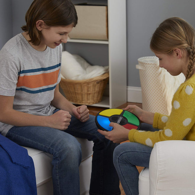 Hasbro Simon Game; Electronic Memory Game for Kids Ages 8 and Up; Handheld Game with Lights and Sounds; Classic Simon Gameplay (E93835L0) 🍁 All In One Marketplace Canada